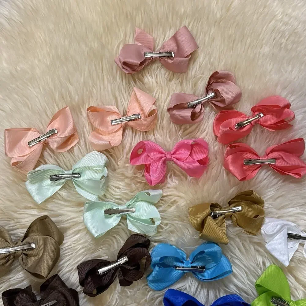 Lot Of 23 boutique style Girls hair bows 4”grosgrain ribbon Alligator Clip